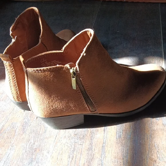 Celia Brown Ankle Zipper Boots - Picture 6 of 7
